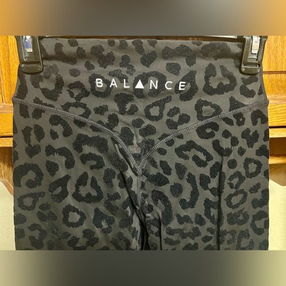 Balance Athletica Black Leopard Print Leggings EUC! - Picture 11 of 15